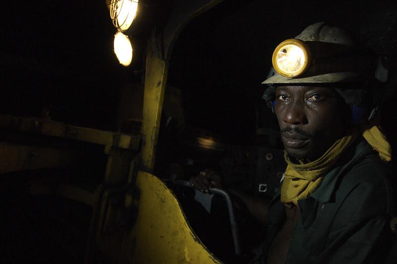 Workers in the Anglo Ashanti gold mine at a depth of about 330m in Obuasi, Ghana, June 23, 2006. Photo copyright Jonathan Ernst-World Bank
https://www.flickr.com/photos/10816734@N03/5320660801