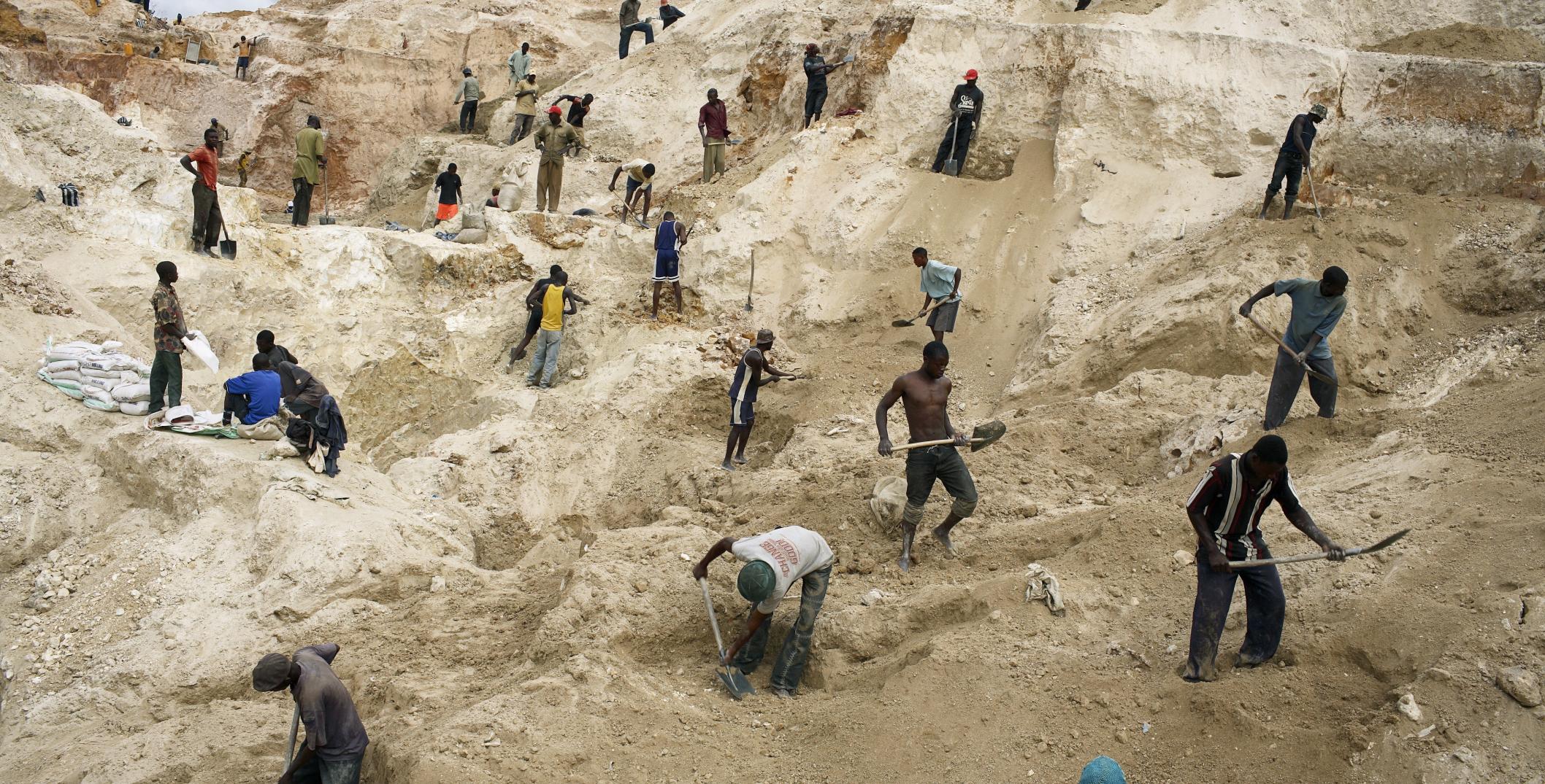 Artisanal miners in the DRC